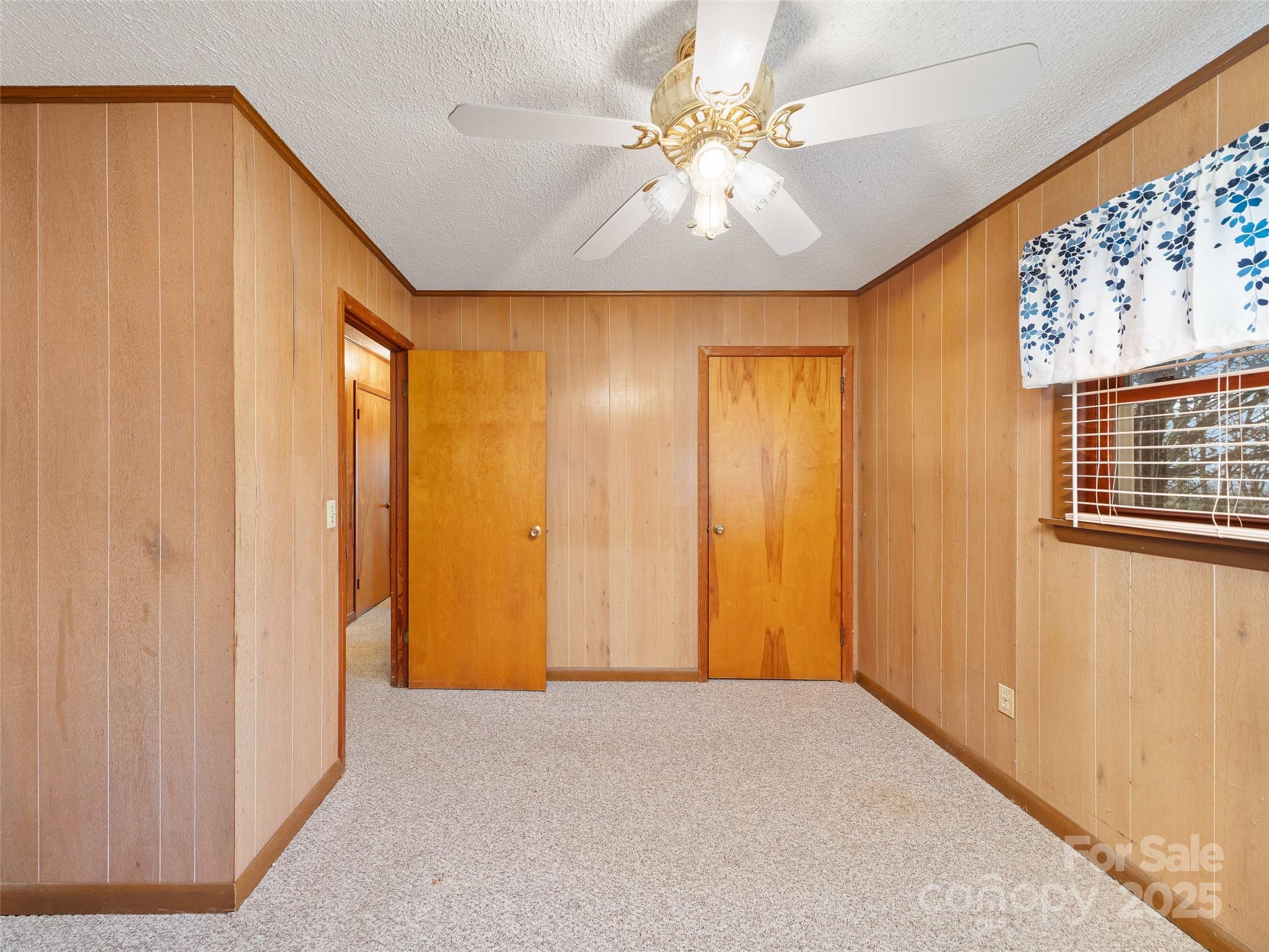35 Smith Rdg Drive Asheville, NC 28803 - Photo 15 of 38 a view of livingroom with workspace