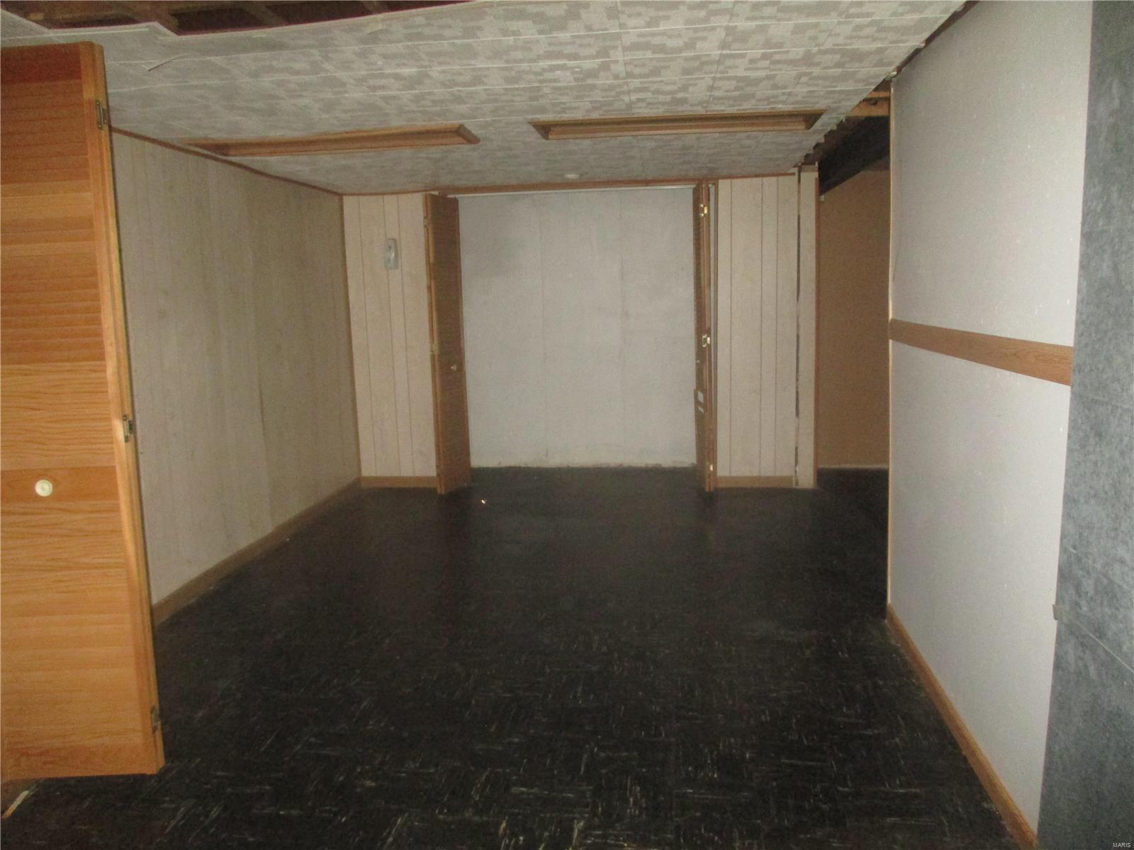 10624 Glen Garry Road St. Louis, MO 63137 - Photo 16 of 21 Gallery Image 16