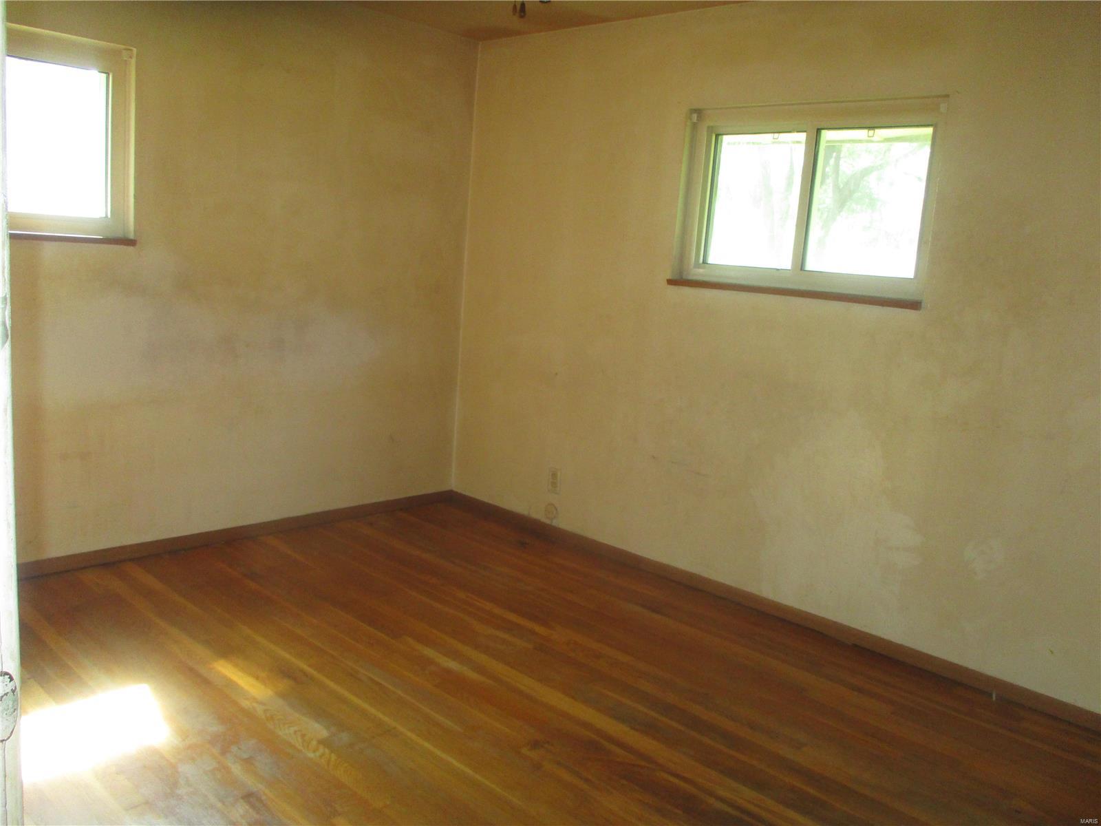10624 Glen Garry Road St. Louis, MO 63137 - Photo 6 of 21 Gallery Image 6