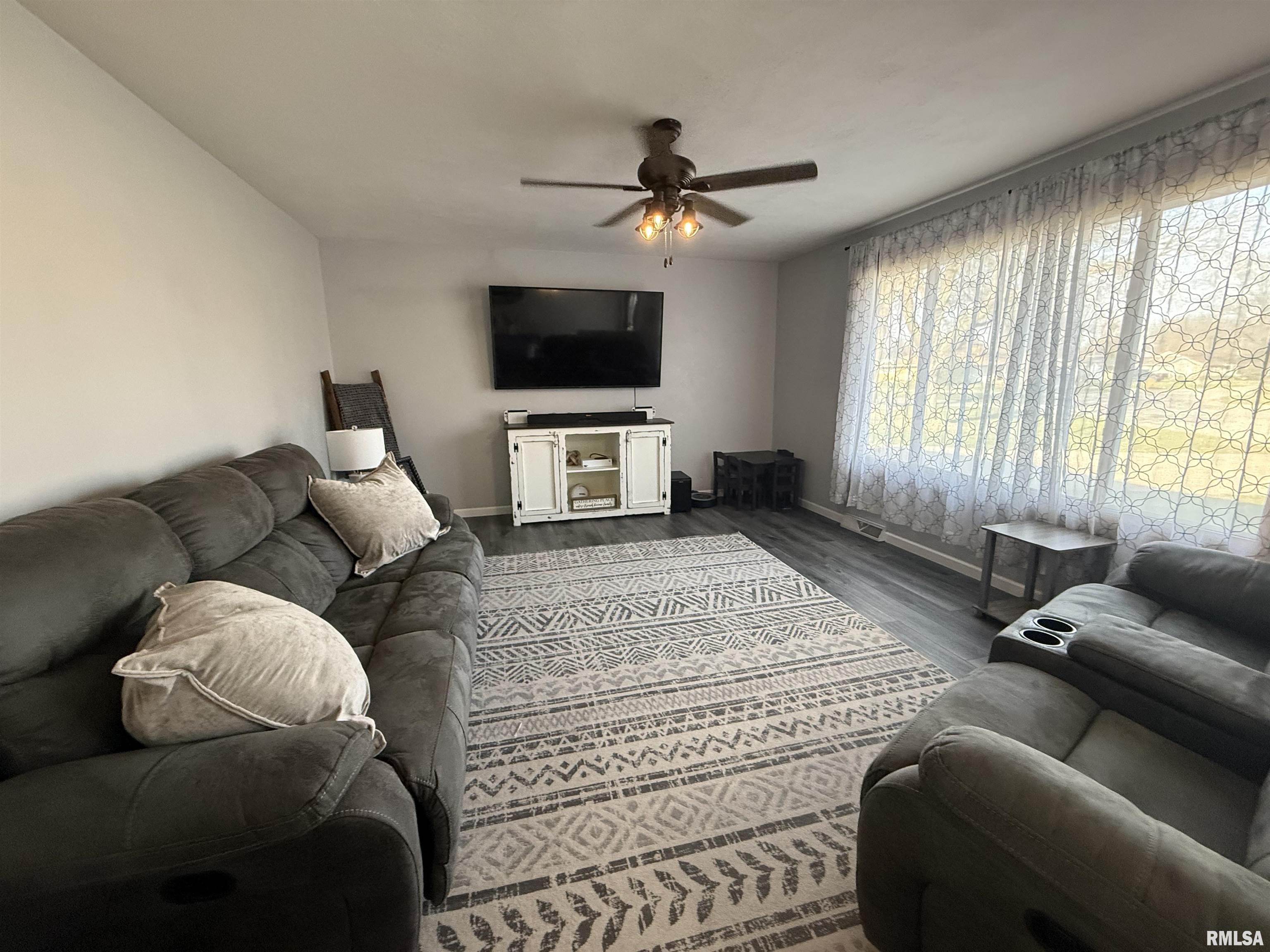 45 Lincoln Road Canton, IL 61520 - Photo 38 of 55