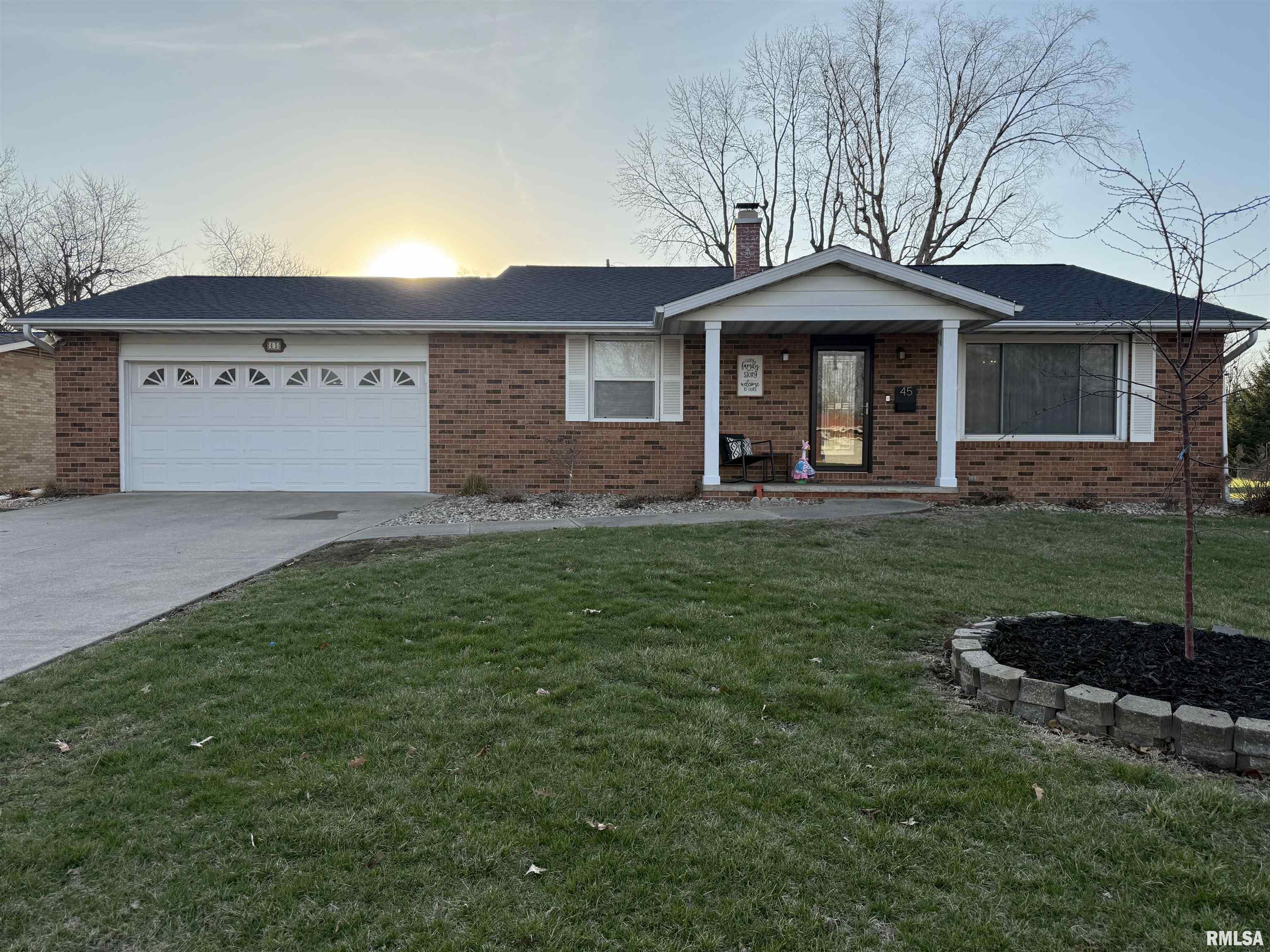 45 Lincoln Road Canton, IL 61520 - Photo 4 of 55