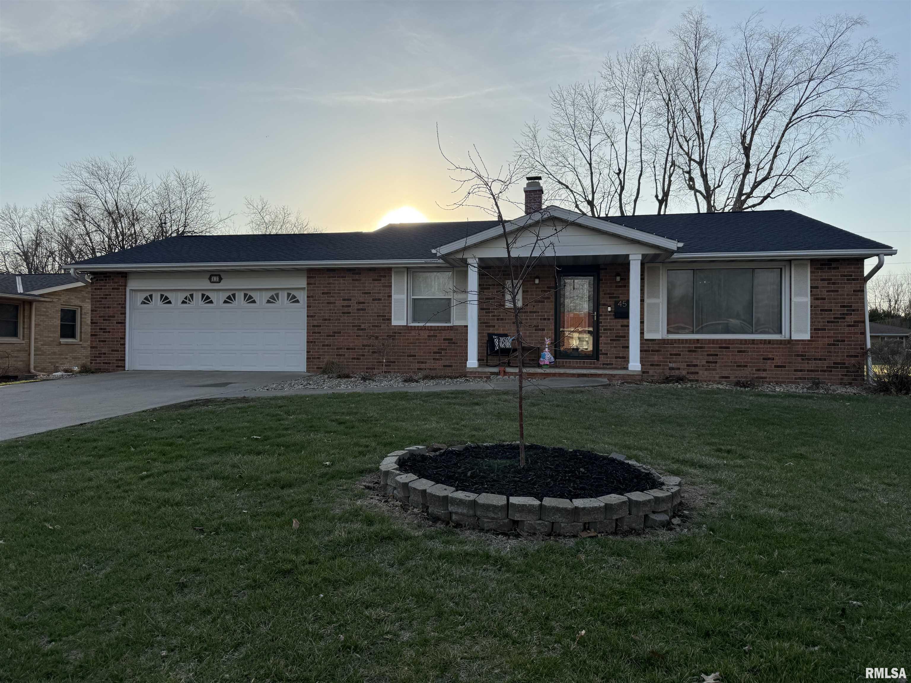 45 Lincoln Road Canton, IL 61520 - Photo 5 of 55