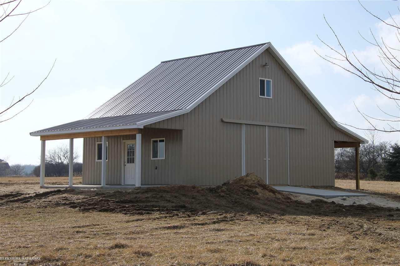 7109 Emmett Road Yale, MI 48097 - Photo 4 of 21 31339125-3.JPG