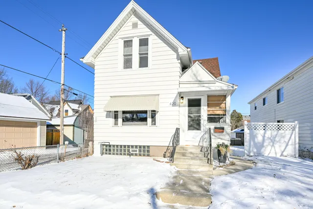 $399,900 | 420 East Wilson Street, Milwaukee, WI 53207