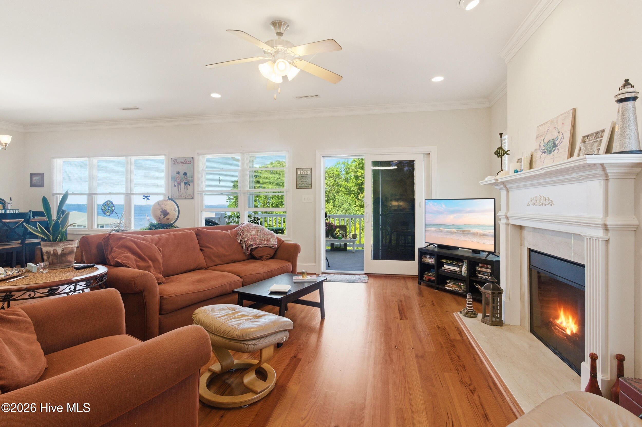 1129 Bennett Road, Unit 1B Minnesott Beach, NC 28510 - Photo 10 of 43 Living Room