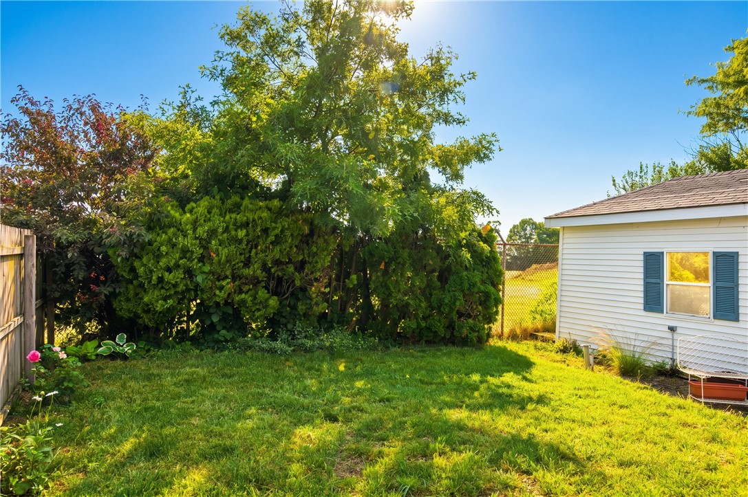 195 Elmore Avenue Woonsocket, RI 02895 - Photo 37 of 41