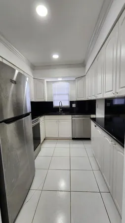 $2,300 | 515 10th Avenue North, Unit REAR, Lake Worth Beach, FL 33460