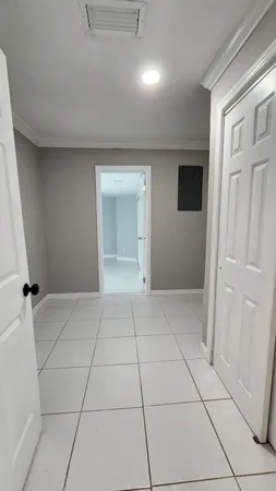 $2,300 | 515 10th Avenue North, Unit REAR, Lake Worth Beach, FL 33460
