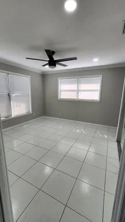 $2,300 | 515 10th Avenue North, Unit REAR, Lake Worth Beach, FL 33460
