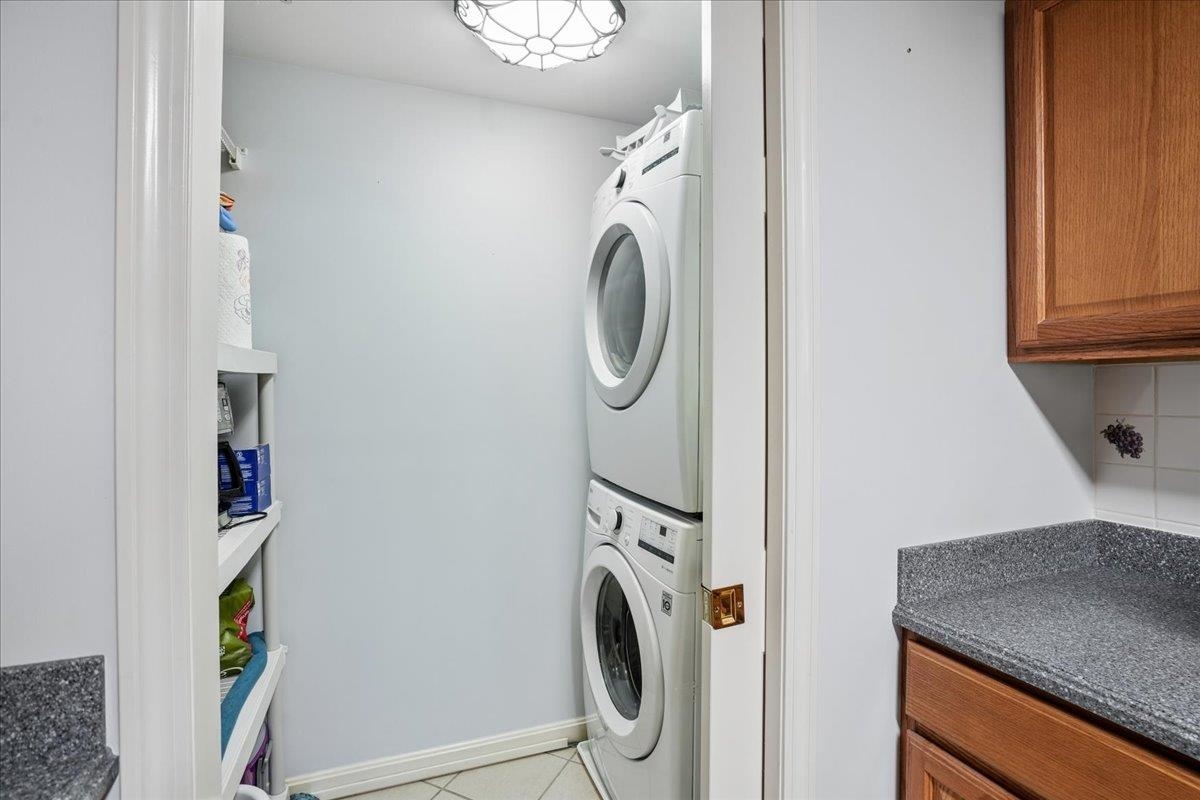 4 Crestview Circle, Unit 108 Londonderry, NH 03053 - Photo 24 of 37