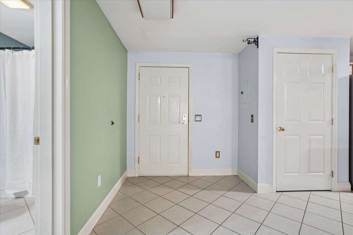 4 Crestview Circle, Unit 108 Londonderry, NH 03053 - Photo 28 of 37