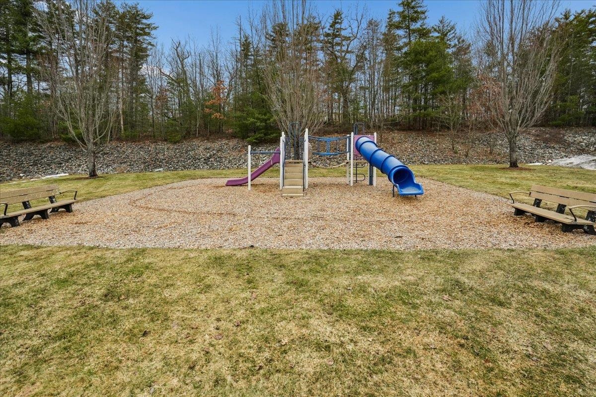 4 Crestview Circle, Unit 108 Londonderry, NH 03053 - Photo 35 of 37