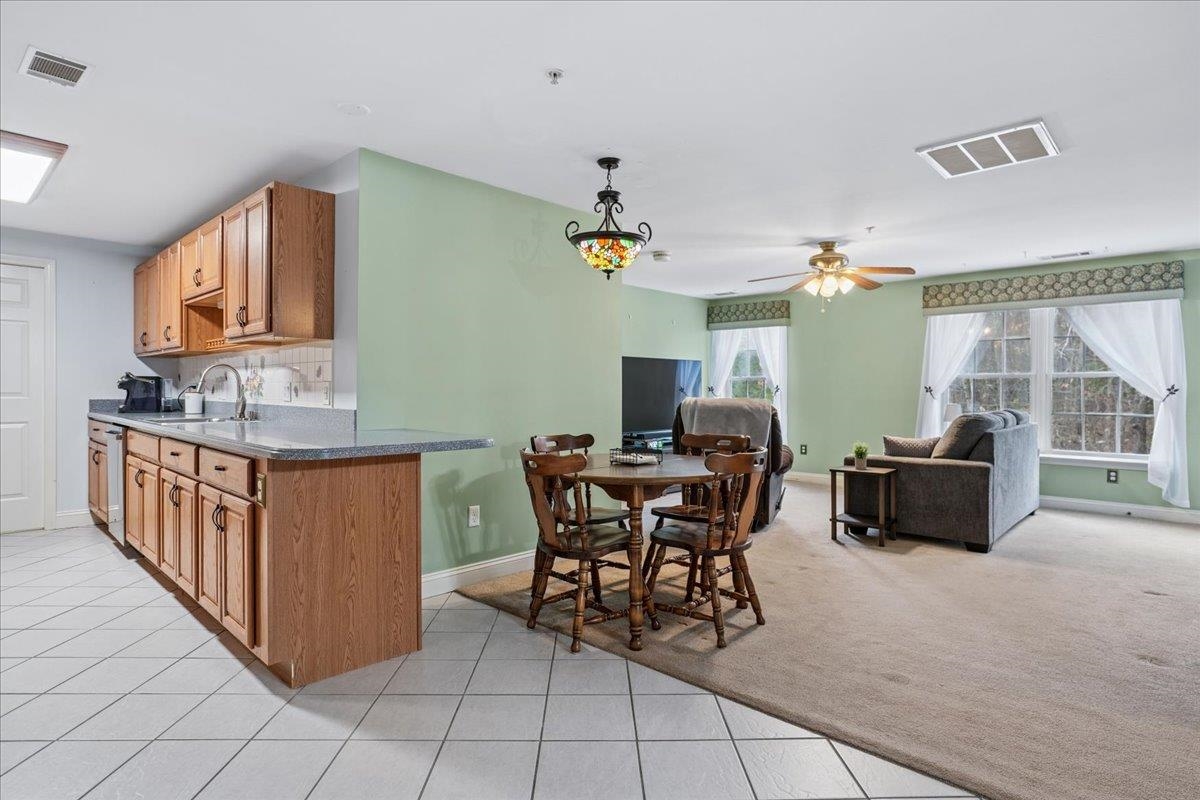 4 Crestview Circle, Unit 108 Londonderry, NH 03053 - Photo 7 of 37