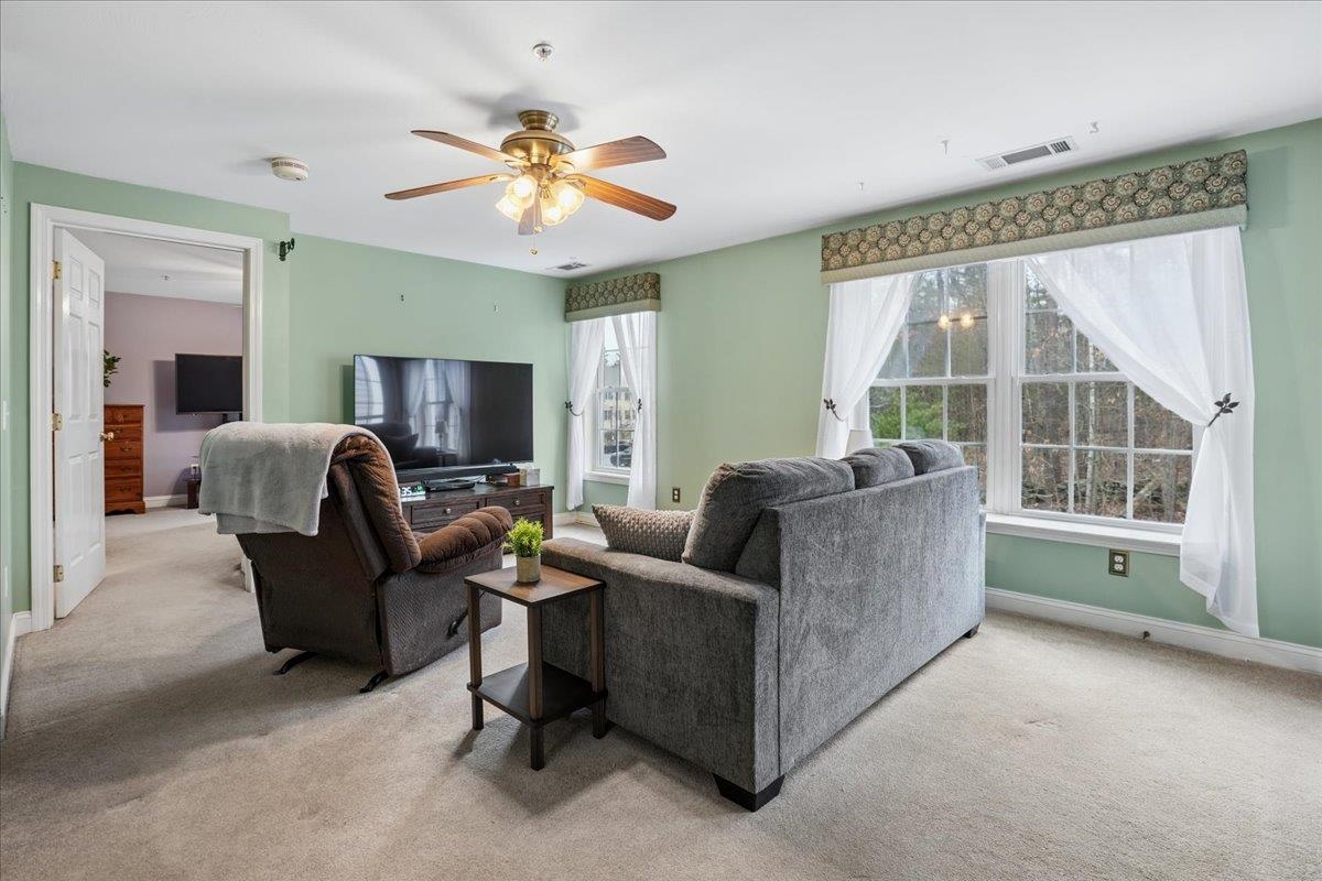 4 Crestview Circle, Unit 108 Londonderry, NH 03053 - Photo 8 of 37