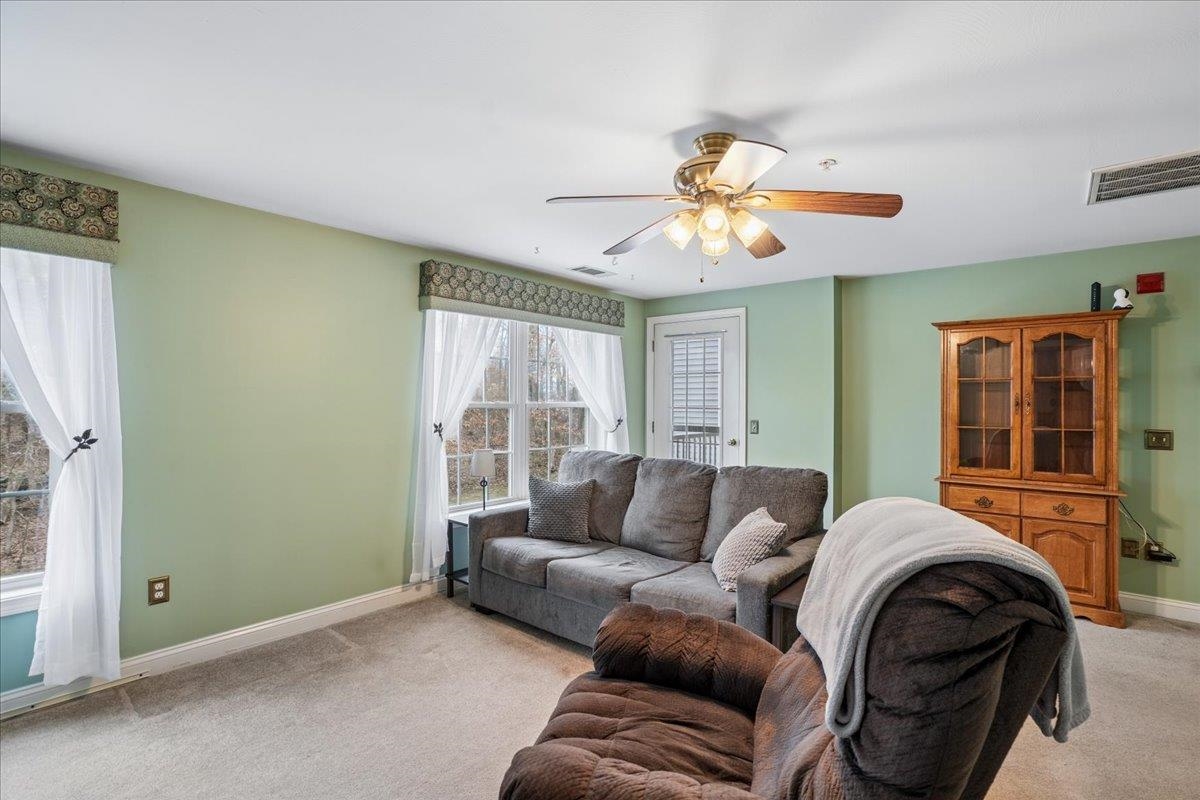4 Crestview Circle, Unit 108 Londonderry, NH 03053 - Photo 10 of 37