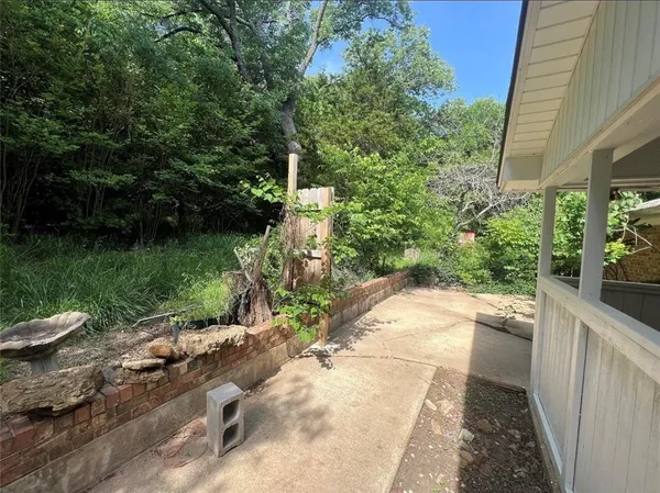 $2,200 | 7012 Highway 56, Bells, TX 75414
