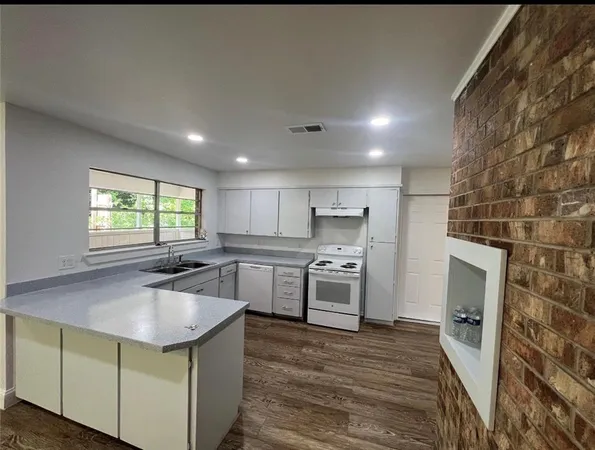 $2,200 | 7012 Highway 56, Bells, TX 75414