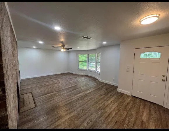 $2,200 | 7012 Highway 56, Bells, TX 75414