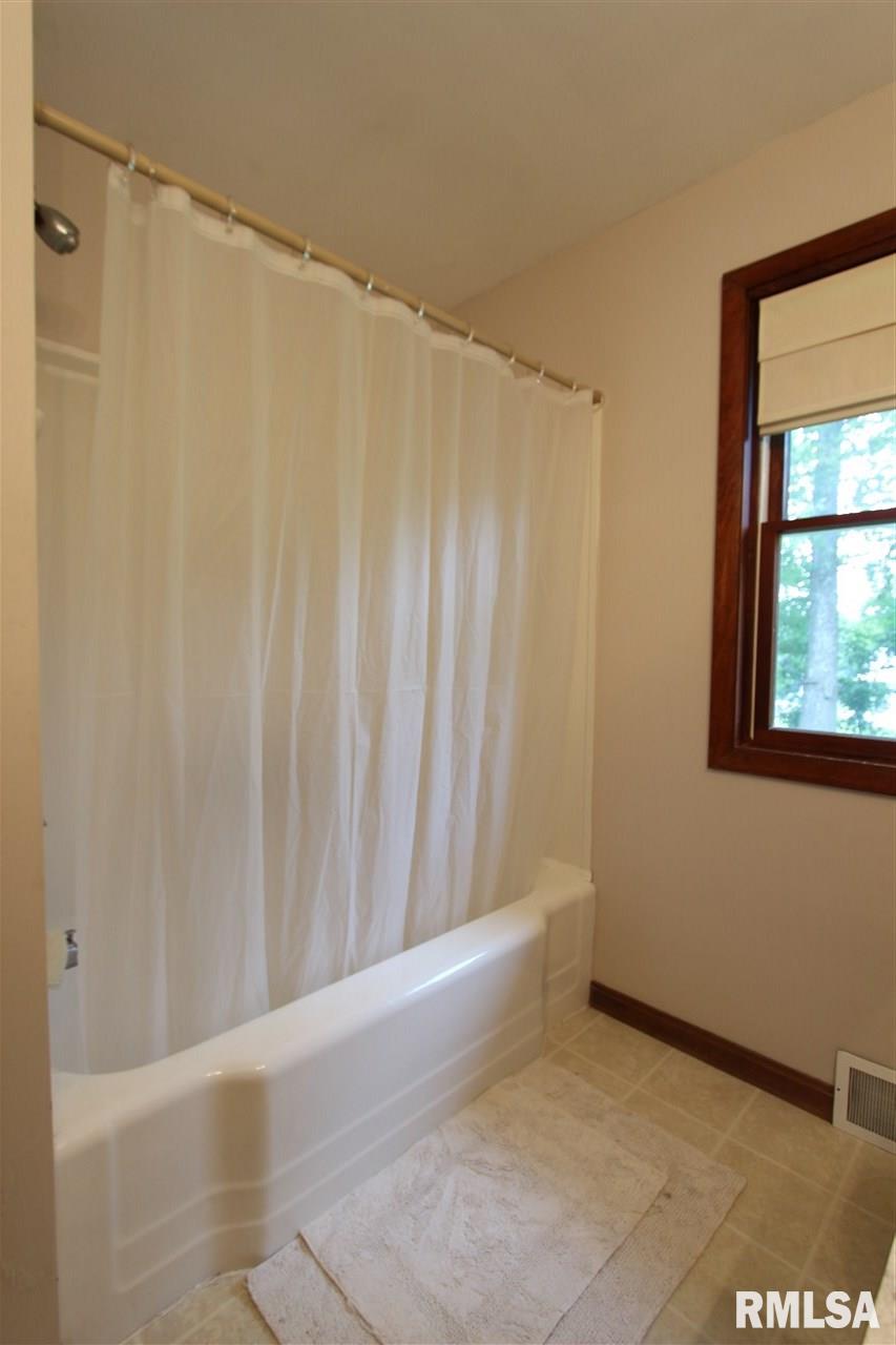 4501 Silvis Road Bartonville, IL 61607 - Photo 15 of 28 Gallery Image 15