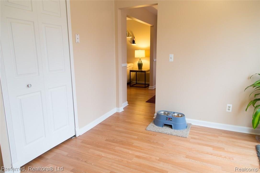 689 Worthington Road Canton, MI 48188 - Photo 7 of 30 689Worthington-6.jpg