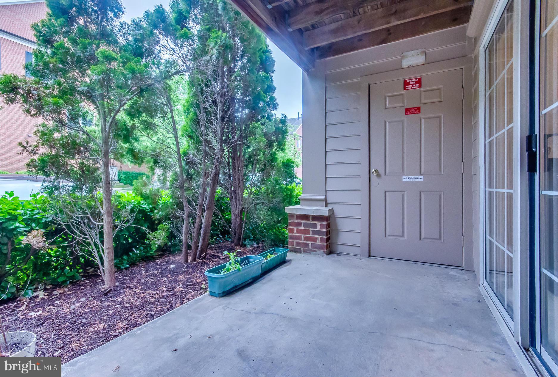 302 Ridgepoint Place, Unit 18 Gaithersburg, MD 20878 - Photo 18 of 21 Exterior (General)