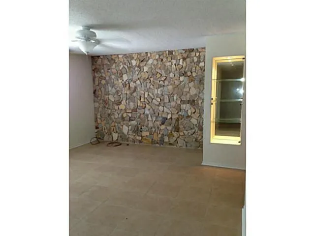 $1,600 | 10762 La Placida Drive, Unit 305, Coral Springs, FL 33065