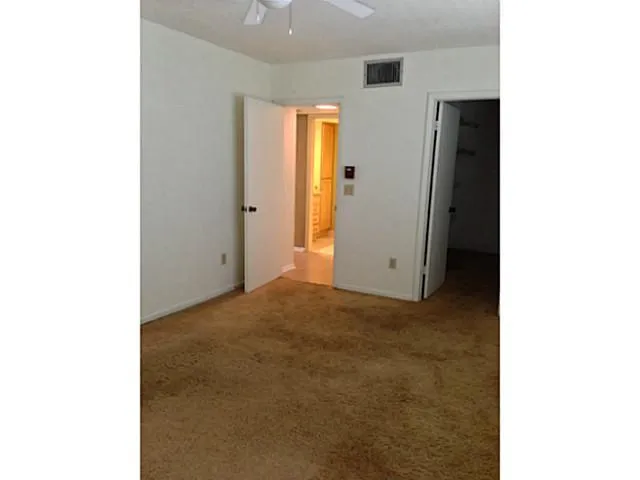 $1,600 | 10762 La Placida Drive, Unit 305, Coral Springs, FL 33065