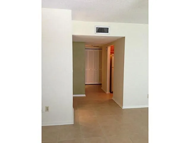 $1,600 | 10762 La Placida Drive, Unit 305, Coral Springs, FL 33065