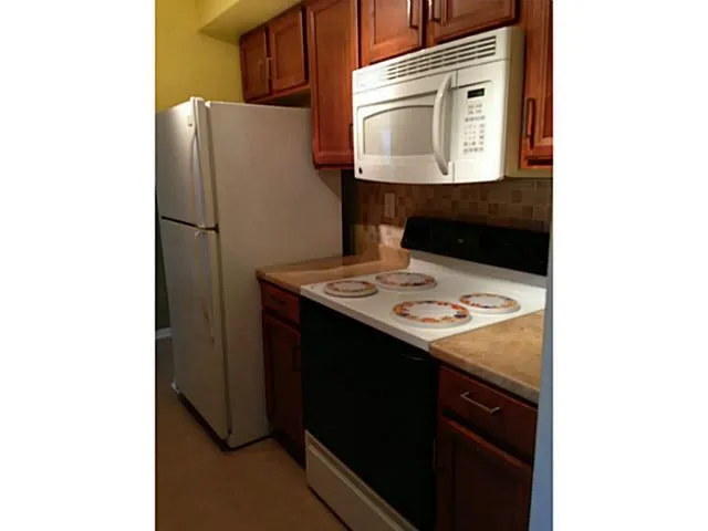 $1,600 | 10762 La Placida Drive, Unit 305, Coral Springs, FL 33065