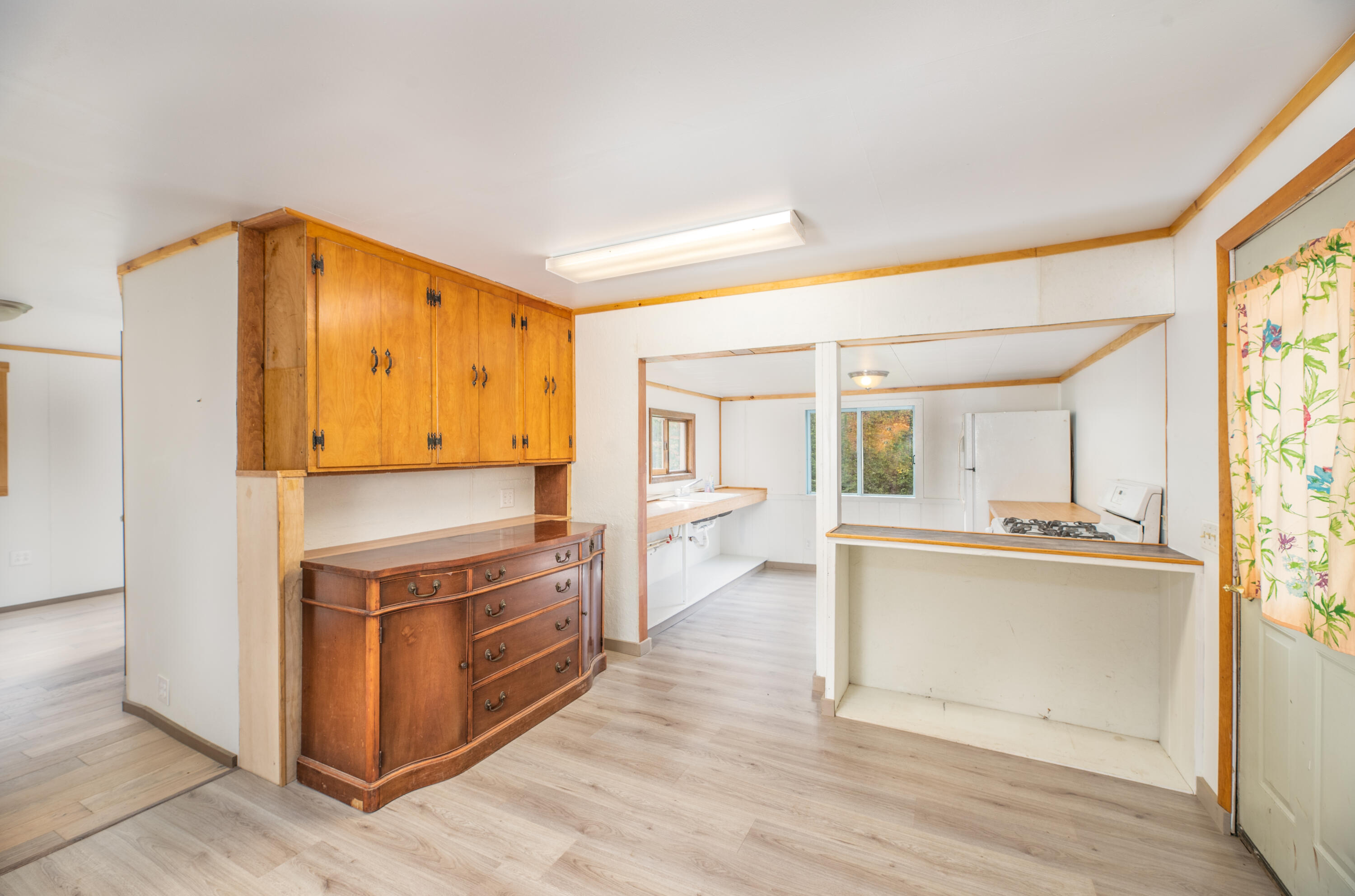 142 Fitch Road Washington, ME 04574 - Photo 18 of 36 Interior6