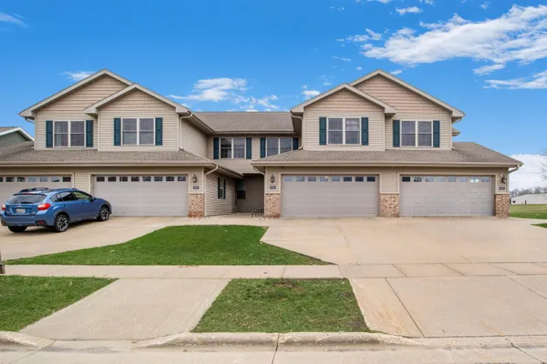 $459,900 | 1028 20th Street, Unit 3, Prairie du Sac, WI 53578