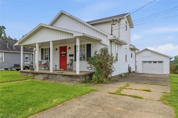 $200,000 | 914 21st Street, Vienna, WV 26105