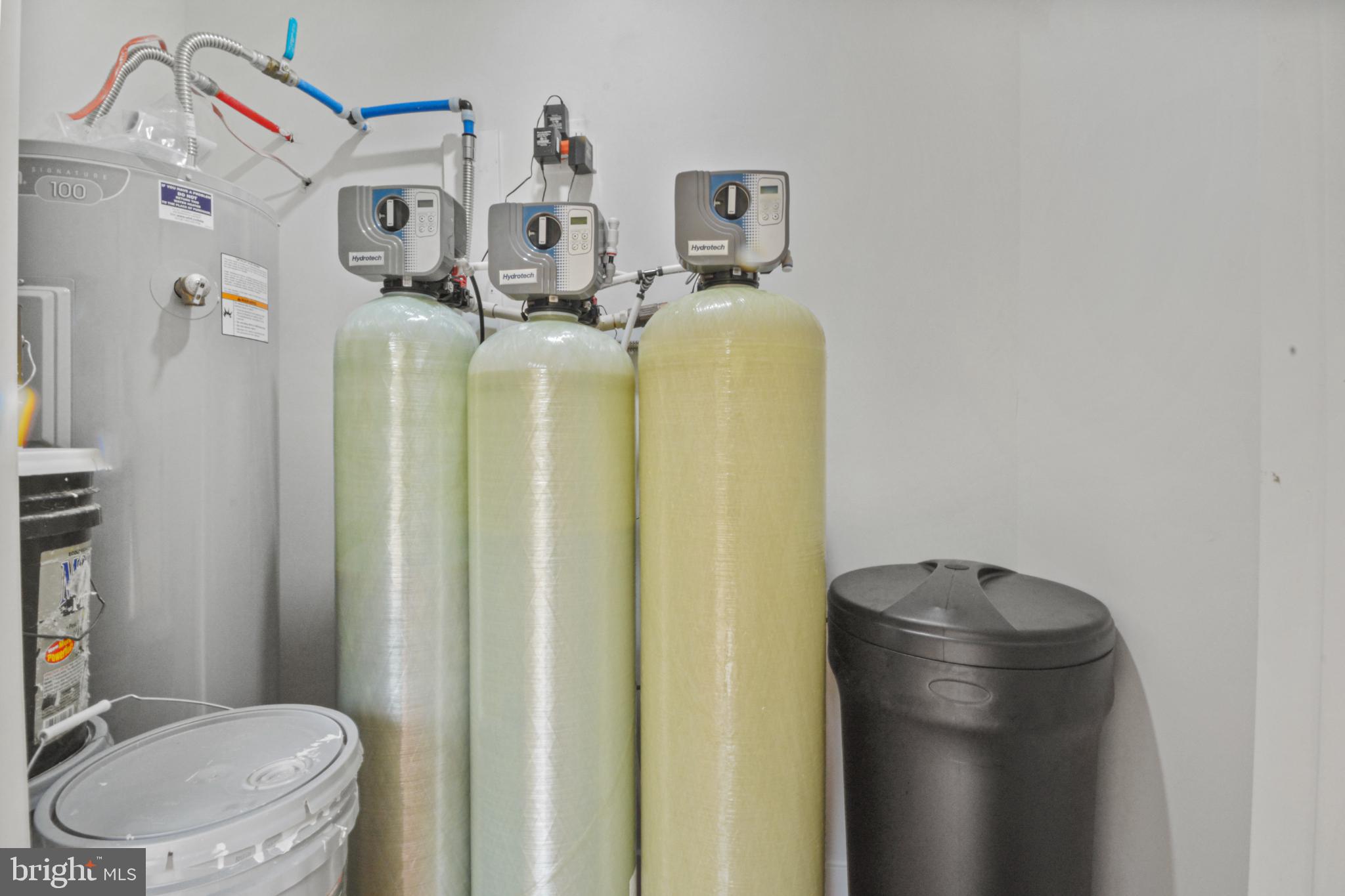18084 Monrovia Road Orange, VA 22960 - Photo 28 of 28 a bathroom with a sink mirror vanity and toilet