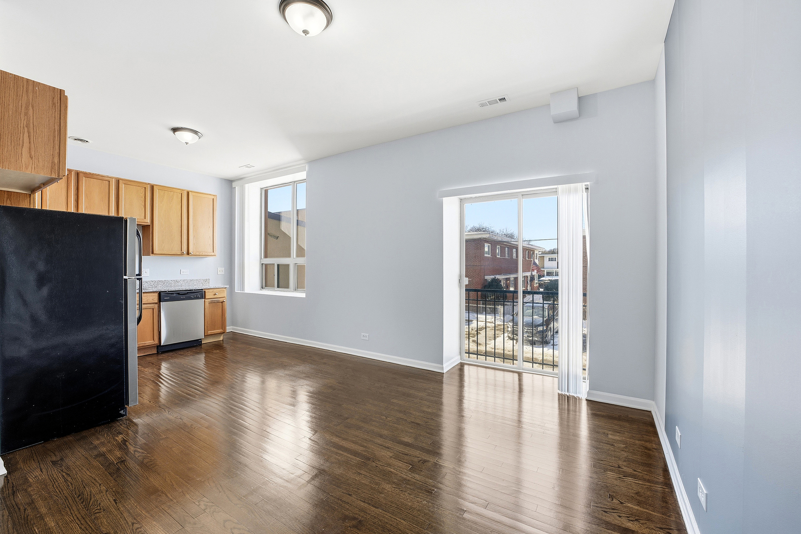 2451 West Howard Street, Unit 107 Chicago, IL 60645 - Photo 2 of 12