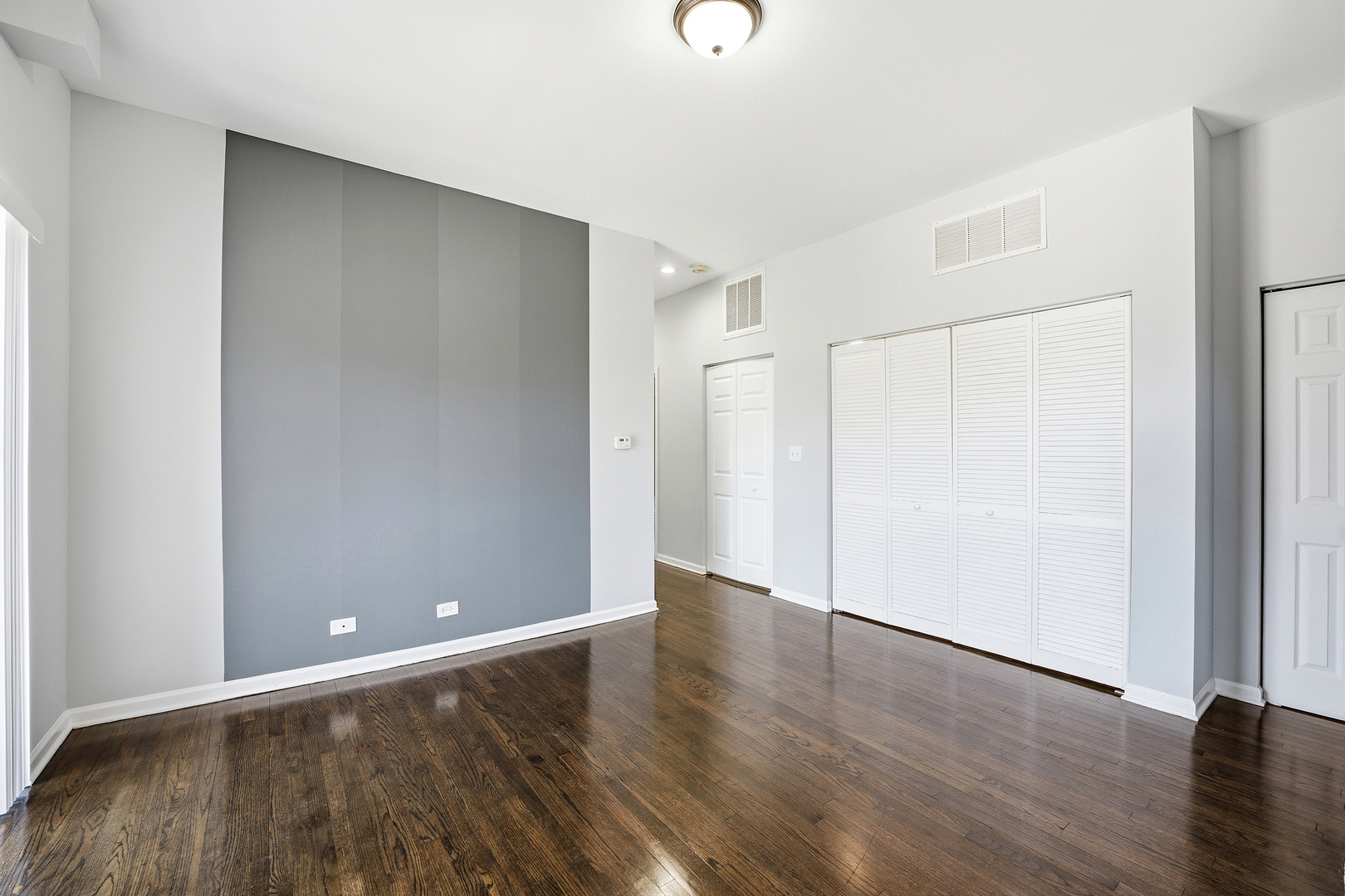 2451 West Howard Street, Unit 107 Chicago, IL 60645 - Photo 5 of 12