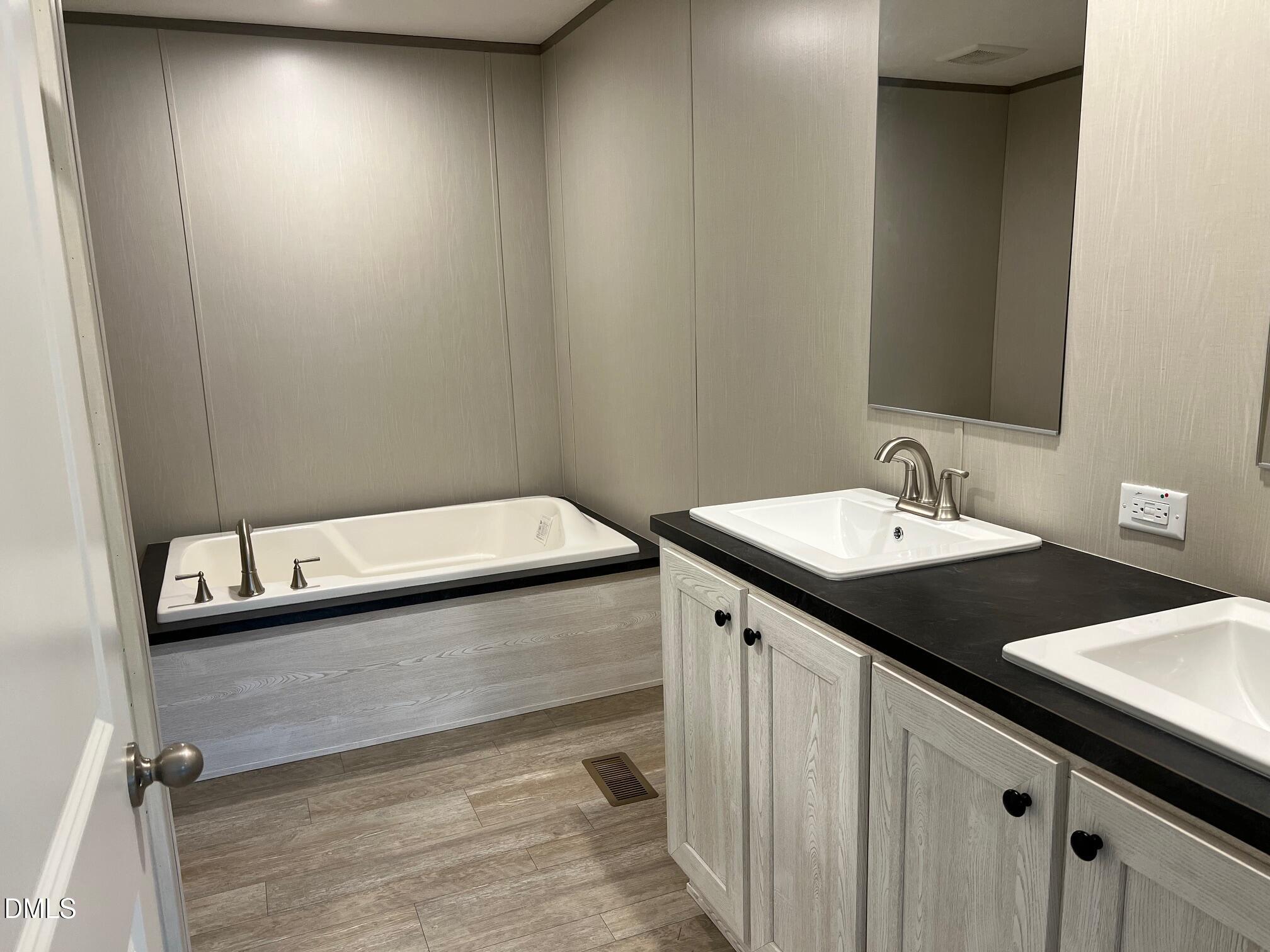532 Southerland Road Clayton, NC 27527 - Photo 18 of 26 Primary Bathroom