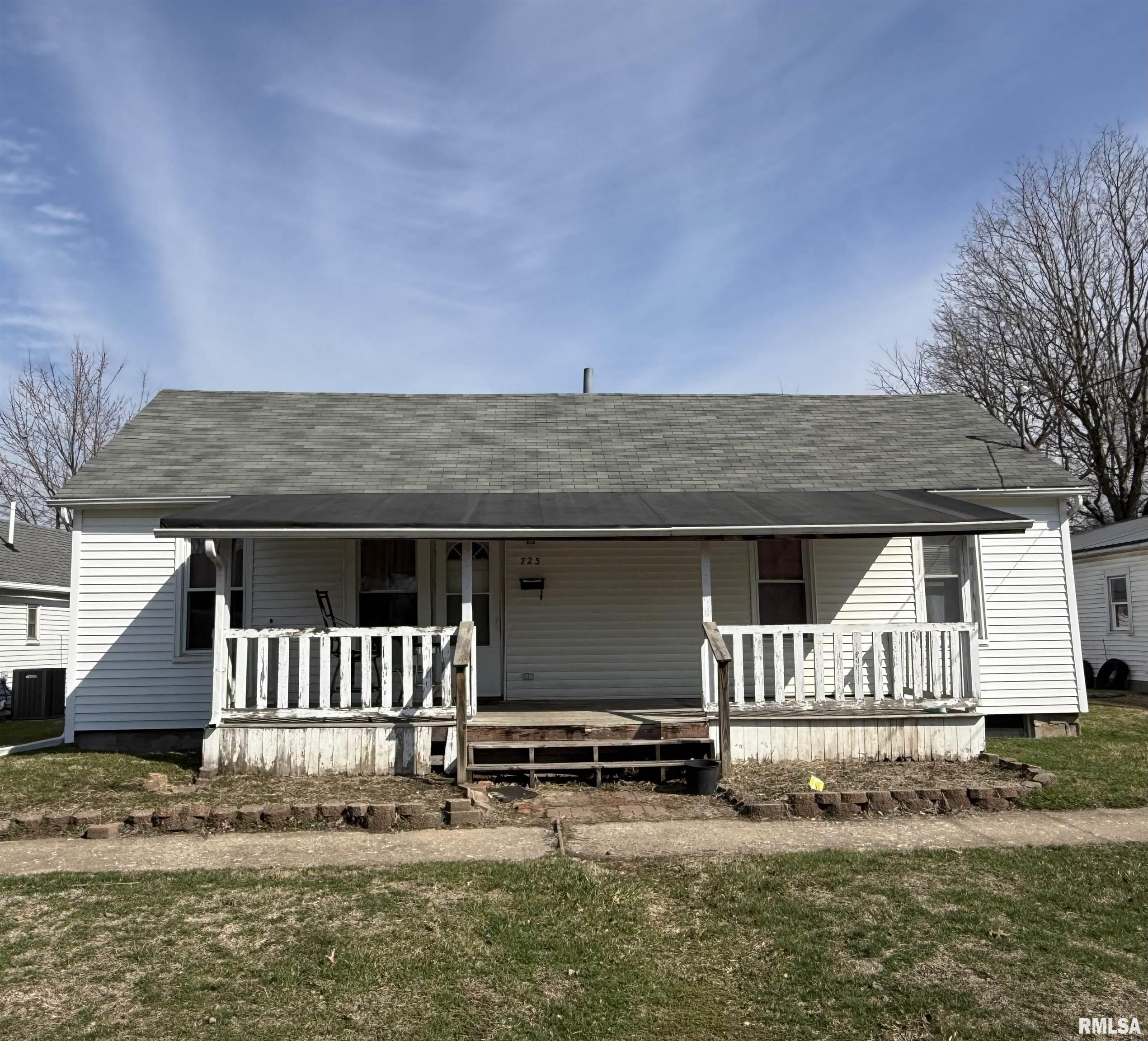 723 South 3rd Avenue Canton, IL 61520 - Photo 1 of 1