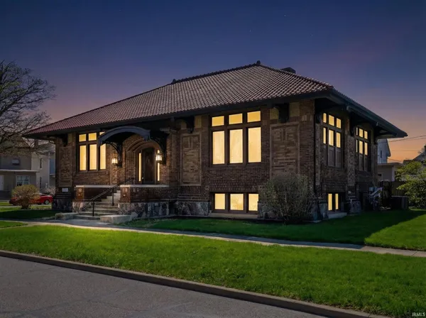 $250,000 | 124 East Rush Street, Kendallville, IN 46755