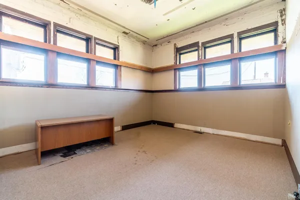 $250,000 | 124 East Rush Street, Kendallville, IN 46755