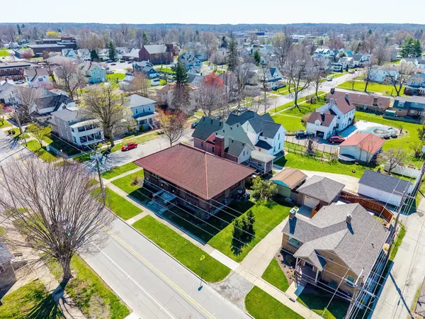 $250,000 | 124 East Rush Street, Kendallville, IN 46755