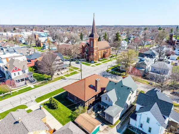 $250,000 | 124 East Rush Street, Kendallville, IN 46755