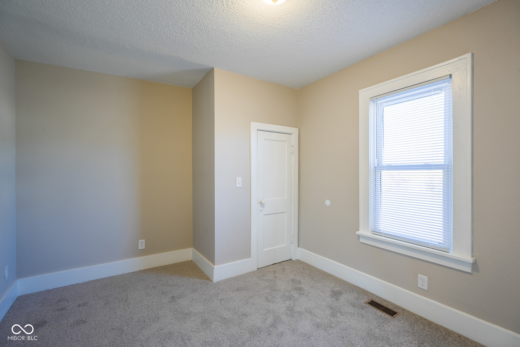 1423 Fountain Street Anderson, IN 46016 - Photo 11 of 16