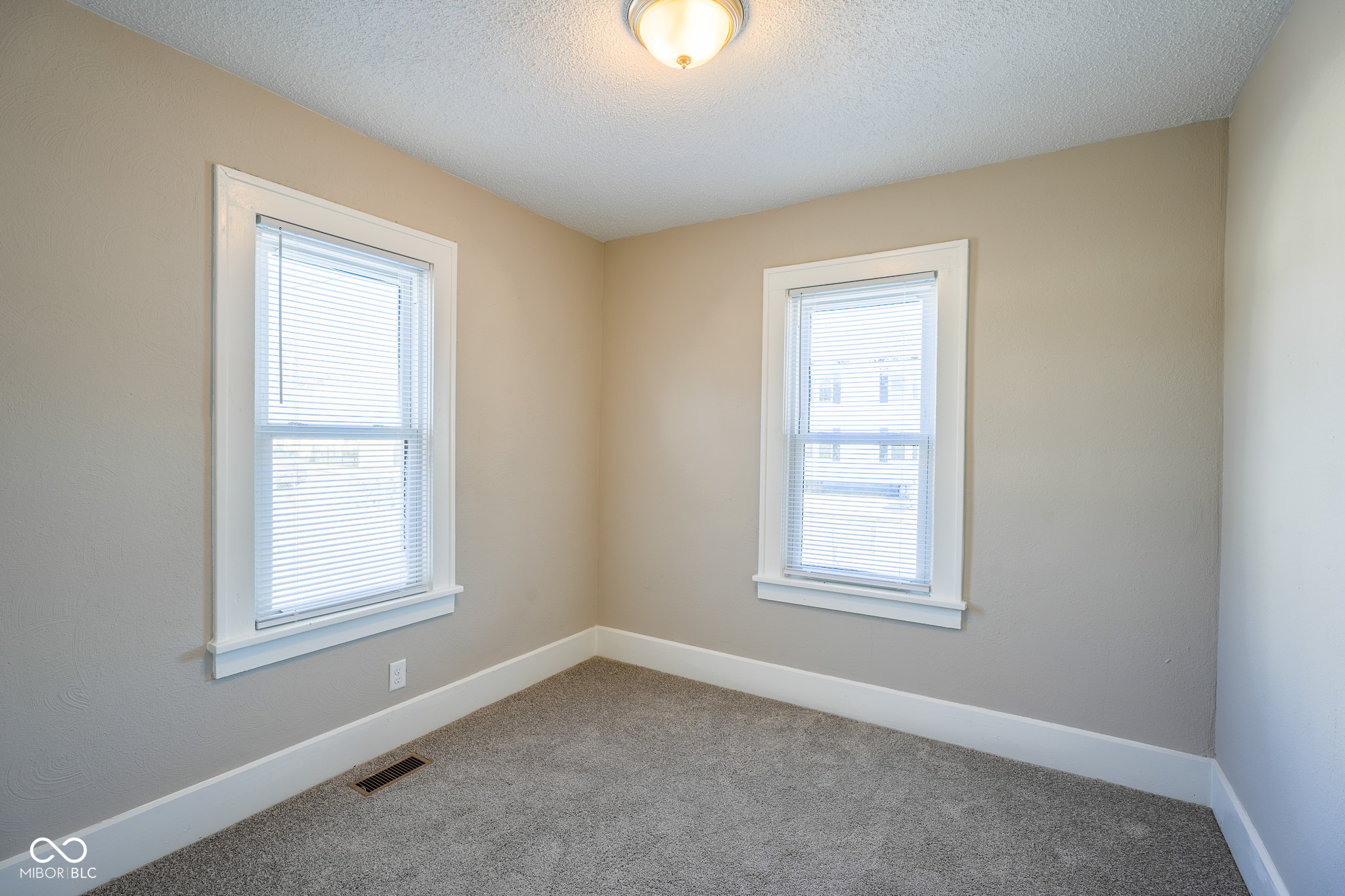 1423 Fountain Street Anderson, IN 46016 - Photo 7 of 16