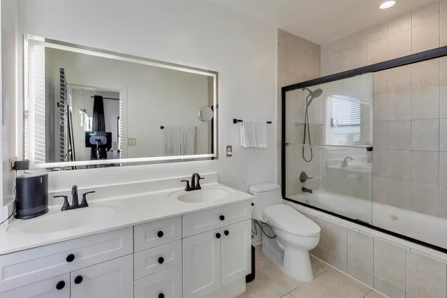 $4,100 | 2869 West Palmer Street, Unit 5, Chicago, IL 60647