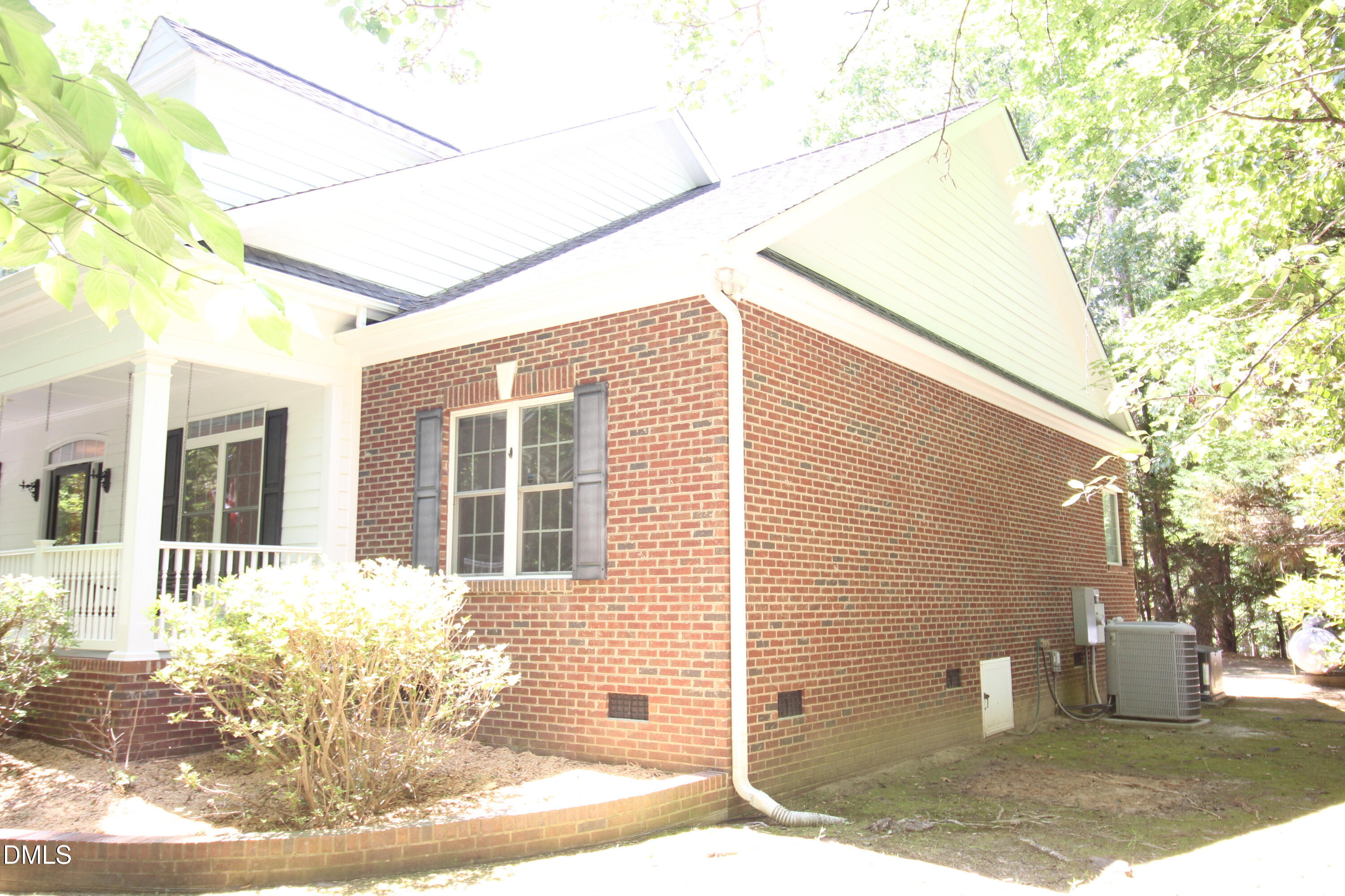 1102 Falling Streme Sanford, NC 27332 - Photo 4 of 67 IMG_8781