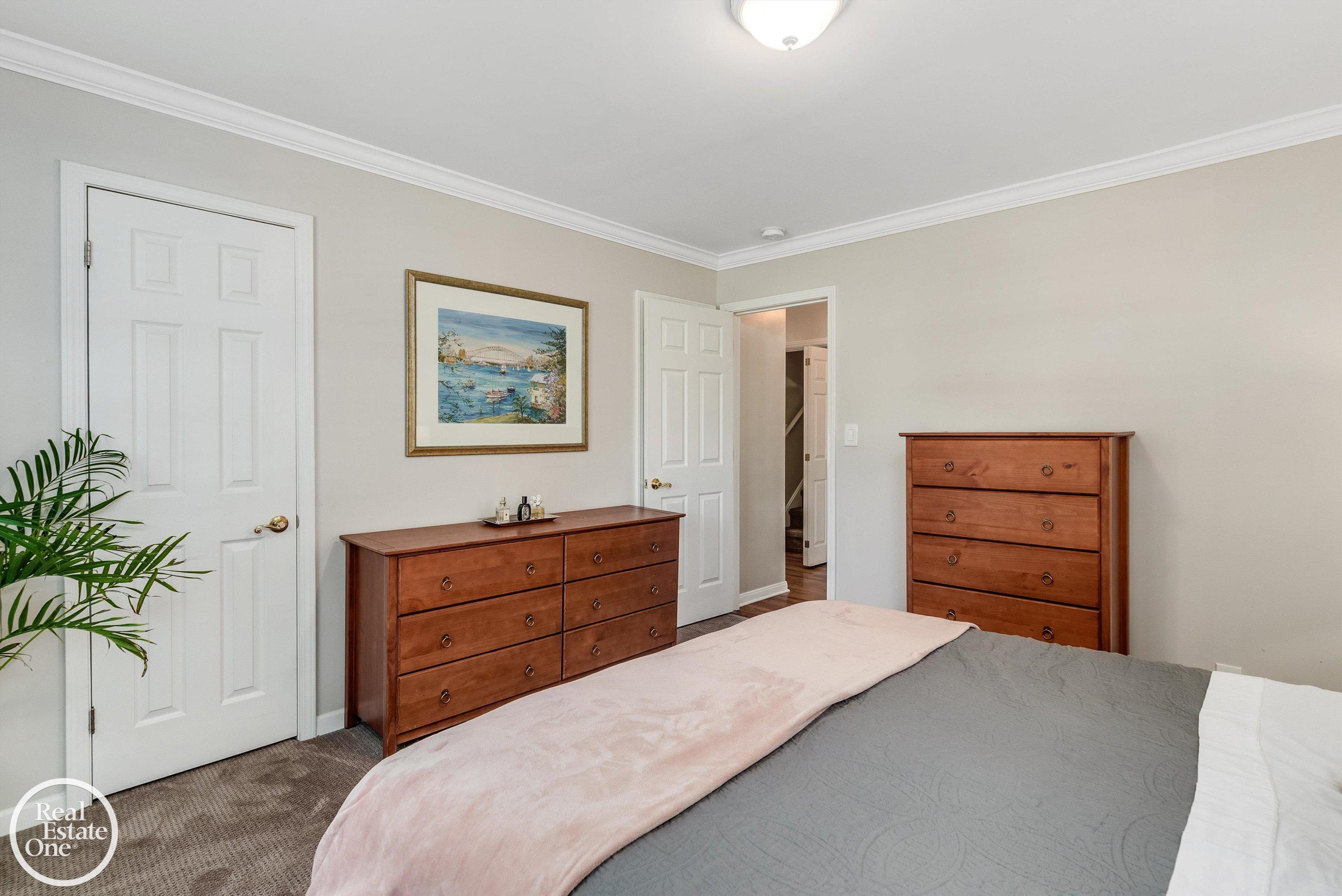 1088 Torrey Road Grosse Pointe, MI 48236 - Photo 25 of 50 Bedroom 1