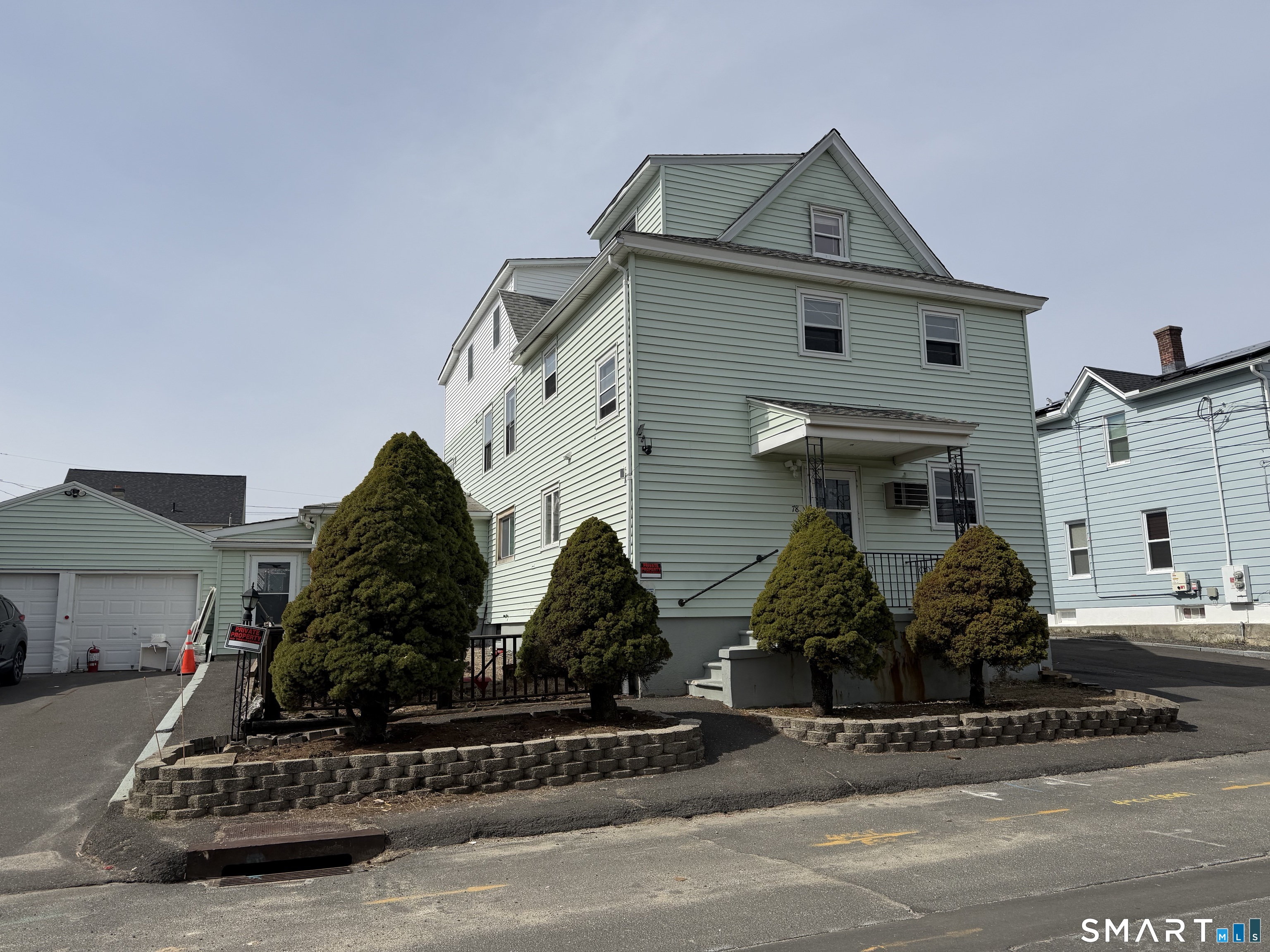 78 Francis Street Waterbury, CT 06708 - Photo 2 of 10