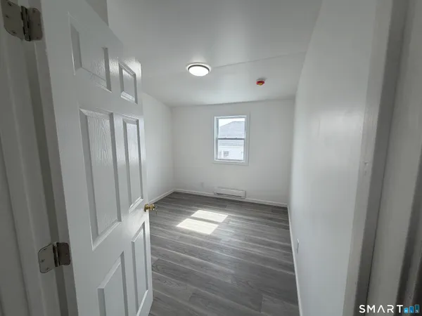 $1,400 | 78 Francis Street, Waterbury, CT 06708