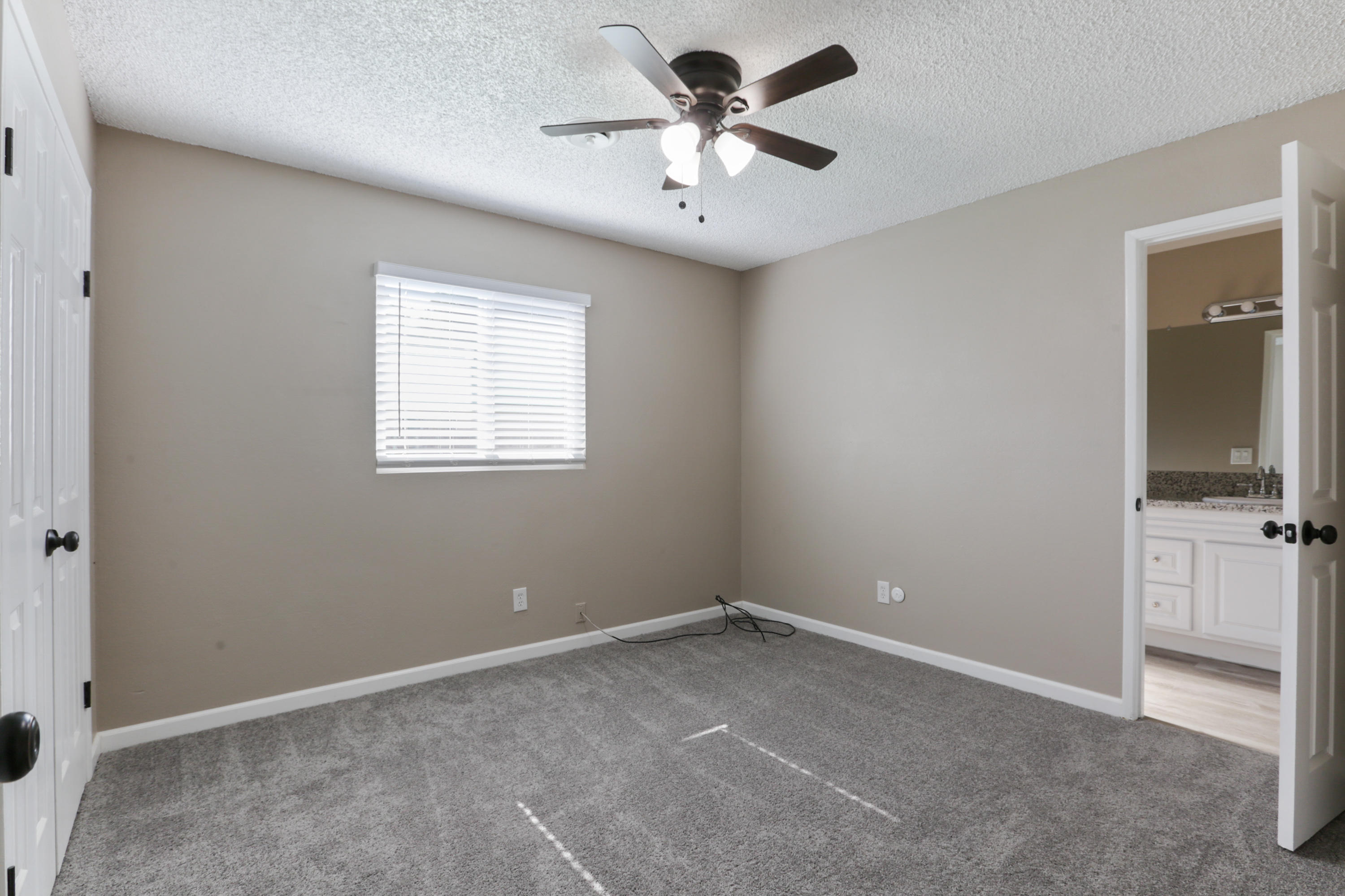 740 South R Street Tulare, CA 93274 - Photo 21 of 26 2H1A2345