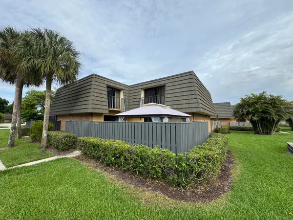 $2,500 | 4709 47th Way, West Palm Beach, FL 33407